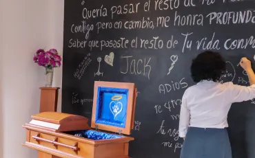 urnas pet memorial